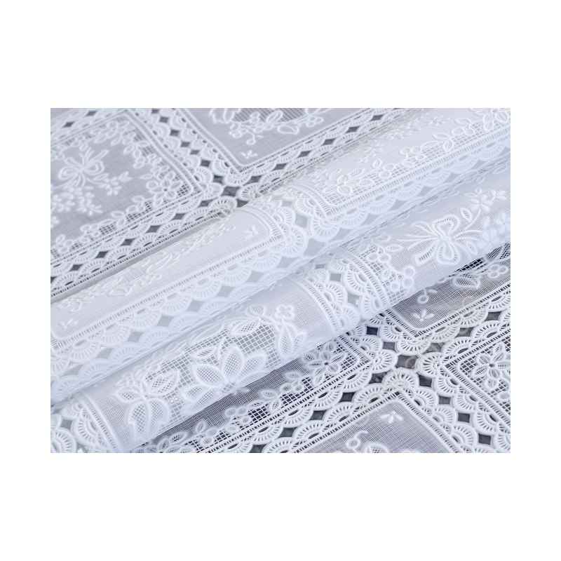 Клеёнка ажурная 1,37х20м белый 679